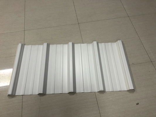 กระเบื้องหลังคาพีวีซีลูกฟูก Upvc สี่เหลี่ยมคางหมู 1070 มม. กระเบื้องหลังคาคลื่นสูง